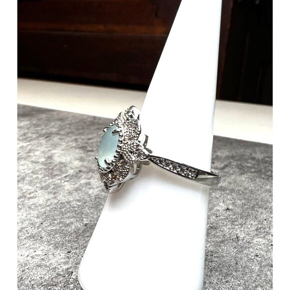 Ring Bomb Party Ring, size 7, green gemstone, silver color band - Picture 5 of 6